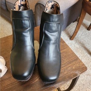 Super cute pair of leather ankle boots. If you like a little height. Size 11M